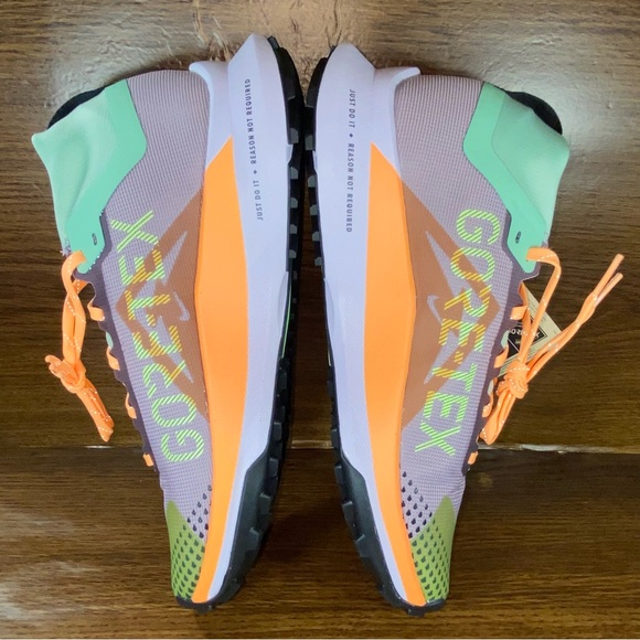 Nike Women's Pegasus Trail 4 GORE-TEX V2 Waterproof Running Shoes - Picture 9 of 15